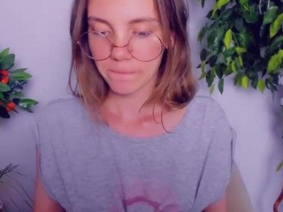 Kaaatrin nude on cam – live sex chat