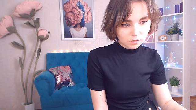 KellyDreammm naked stripping on cam for live sex video chat