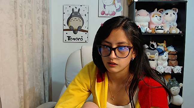 kenyamoiira_ naked stripping on cam for live sex video chat