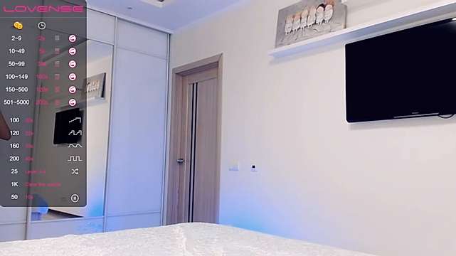 Koshechka999 naked stripping on cam for live sex video chat