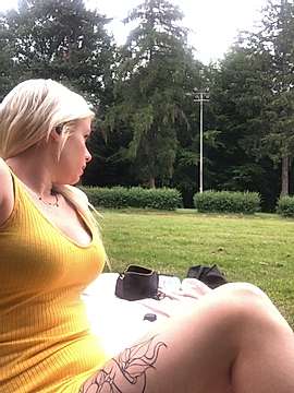 Lanapink naked stripping on cam for live sex video chat
