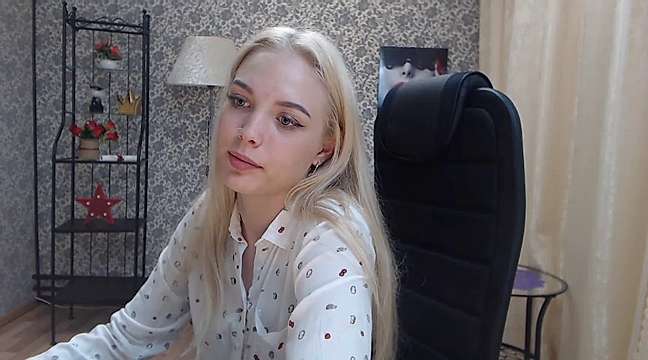 LeslieBurke naked stripping on cam for live sex video chat