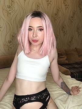 Lil_Molly_S naked stripping on cam for live sex video chat