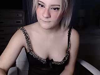 lilbunniee naked stripping on cam for live sex video chat