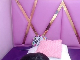 Littleskyy nude on cam – live sex chat