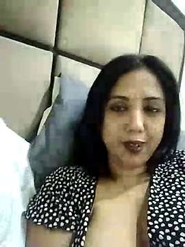 Mahi4luv naked stripping on cam for live sex video chat