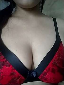 Maya-Davien naked stripping on cam for live sex video chat