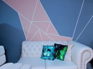 Miadavis nude on cam – live sex chat