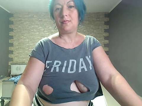 Moon_sex naked stripping on cam for live sex video chat