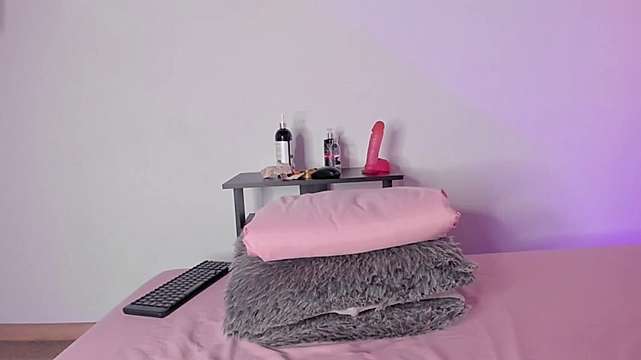 moonsweet1 naked stripping on cam for live sex video chat