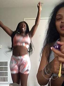 NettecatWet naked stripping on cam for live sex video chat