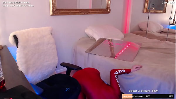 Niva bending over