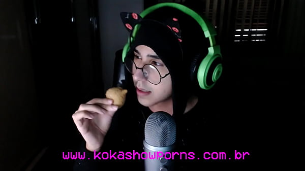 NOVINHO d. COMENDO A COXINHA DA AMIGUINHA SEM PARAR