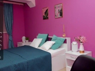 PeachyTina nude on cam – live sex chat