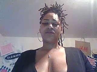 PeanutBudJellyTym naked stripping on cam for live sex video chat