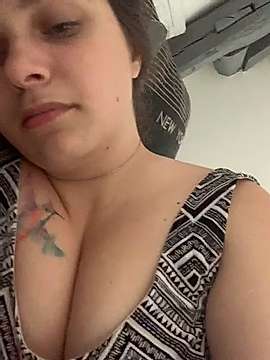 QueeNala naked stripping on cam for live sex video chat