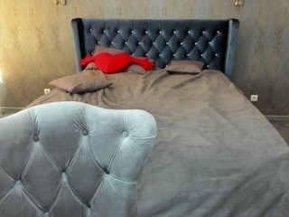 RubyNeal nude on cam – live sex chat
