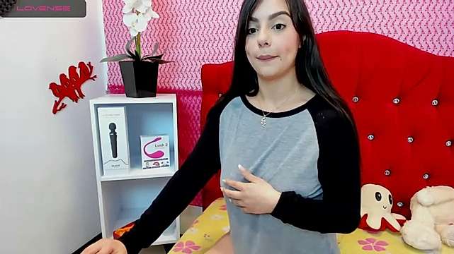 SaraCooperr naked stripping on cam for live sex video chat