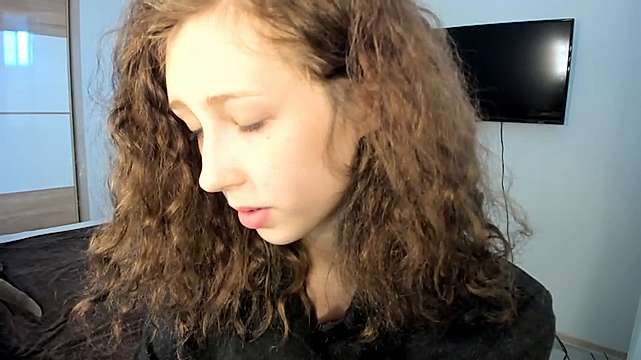 shelly3333 naked stripping on cam for live sex video chat