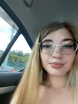 Snowdroppie naked stripping on cam for live sex video chat