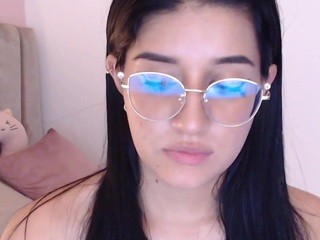 Soffy Watson nude on cam – live sex chat