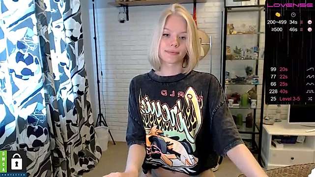 SonyaPlush naked stripping on cam for live sex video chat