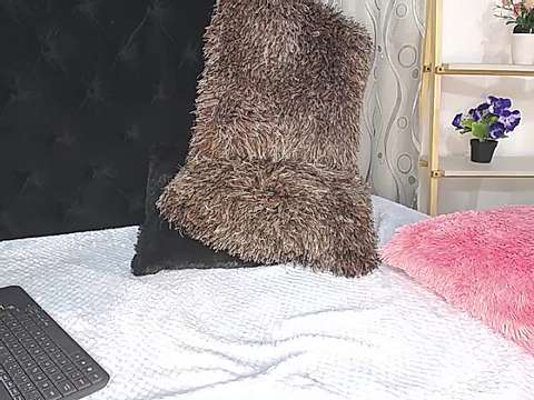 sophy_vip naked stripping on cam for live sex video chat