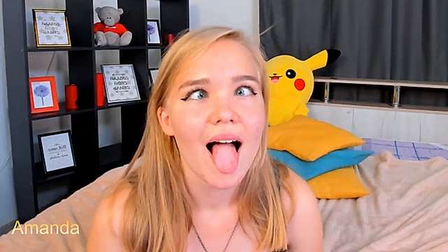 SusanNeal naked stripping on cam for live sex video chat