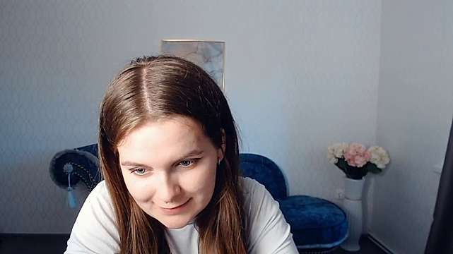 SusieSantos naked stripping on cam for live sex video chat