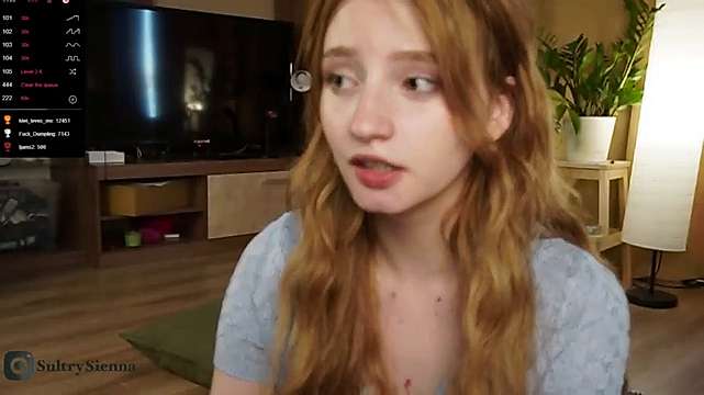SuySienna naked stripping on cam for live sex video chat