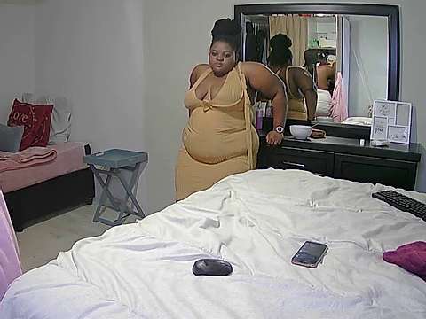 thicklolaa2 naked stripping on cam for live sex video chat