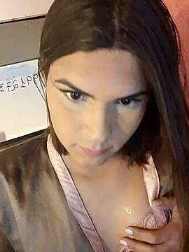 Transnovinha20 naked stripping on cam for live sex video chat