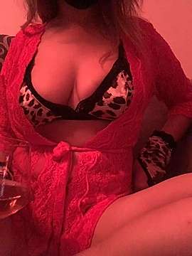 tutkulu_rana naked stripping on cam for live sex video chat