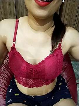 Ur_dreamgirl naked stripping on cam for live sex video chat