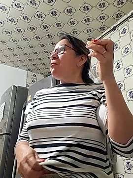 VictoriaWayne naked stripping on cam for live sex video chat