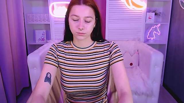 VIOLETTEHOOD naked stripping on cam for live sex video chat