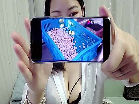 Yvonne_CN naked stripping on cam for live sex video chat