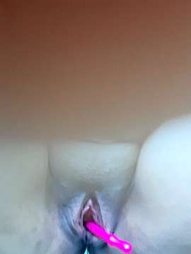 AdaQuinn naked stripping on cam for live sex video chat