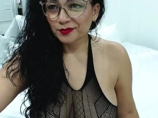 Alison-33 nude on cam – live sex chat