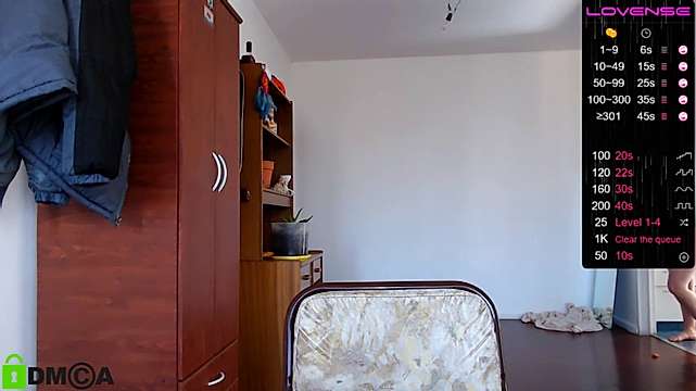 alissawcam naked stripping on cam for live sex video chat
