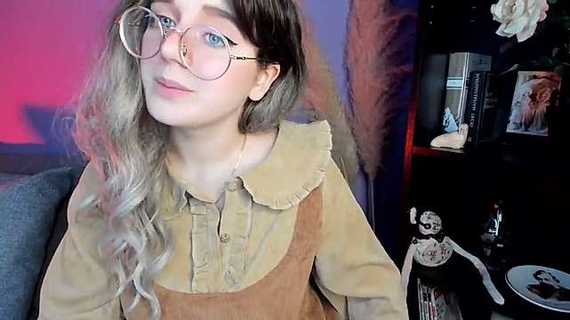 Alrescha_ naked stripping on cam for live sex video chat