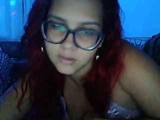 Amandasafadona22 naked stripping on cam for live sex video chat