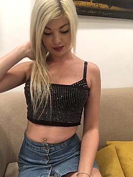 Amy_Miracle naked stripping on cam for live sex video chat