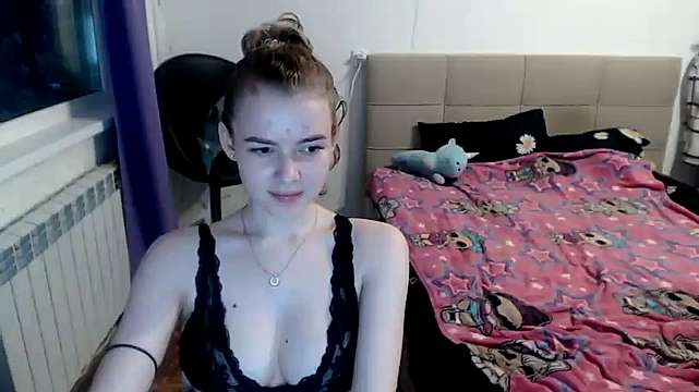 AngelFromLLa naked stripping on cam for live sex video chat