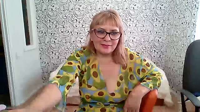 arama_ naked stripping on cam for live sex video chat