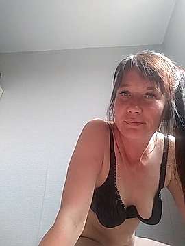 Asya_Sunny naked stripping on cam for live sex video chat
