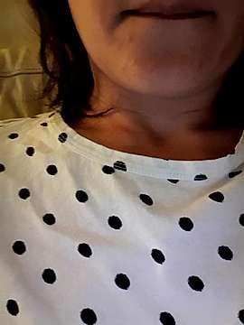 Berrie69 naked stripping on cam for live sex video chat
