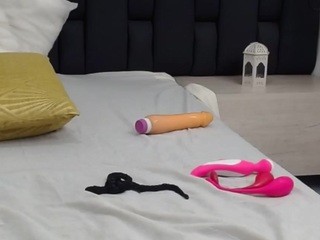 Big-titsxxx nude on cam – live sex chat
