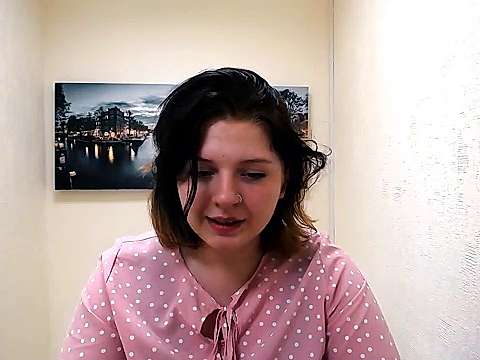 BigBeautiful_Girl naked stripping on cam for live sex video chat