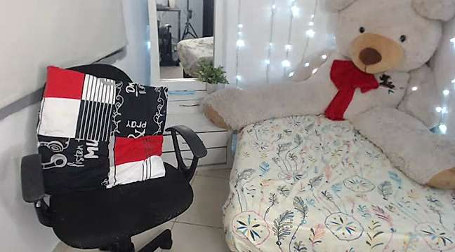 candy_sophia18 naked stripping on cam for live sex video chat